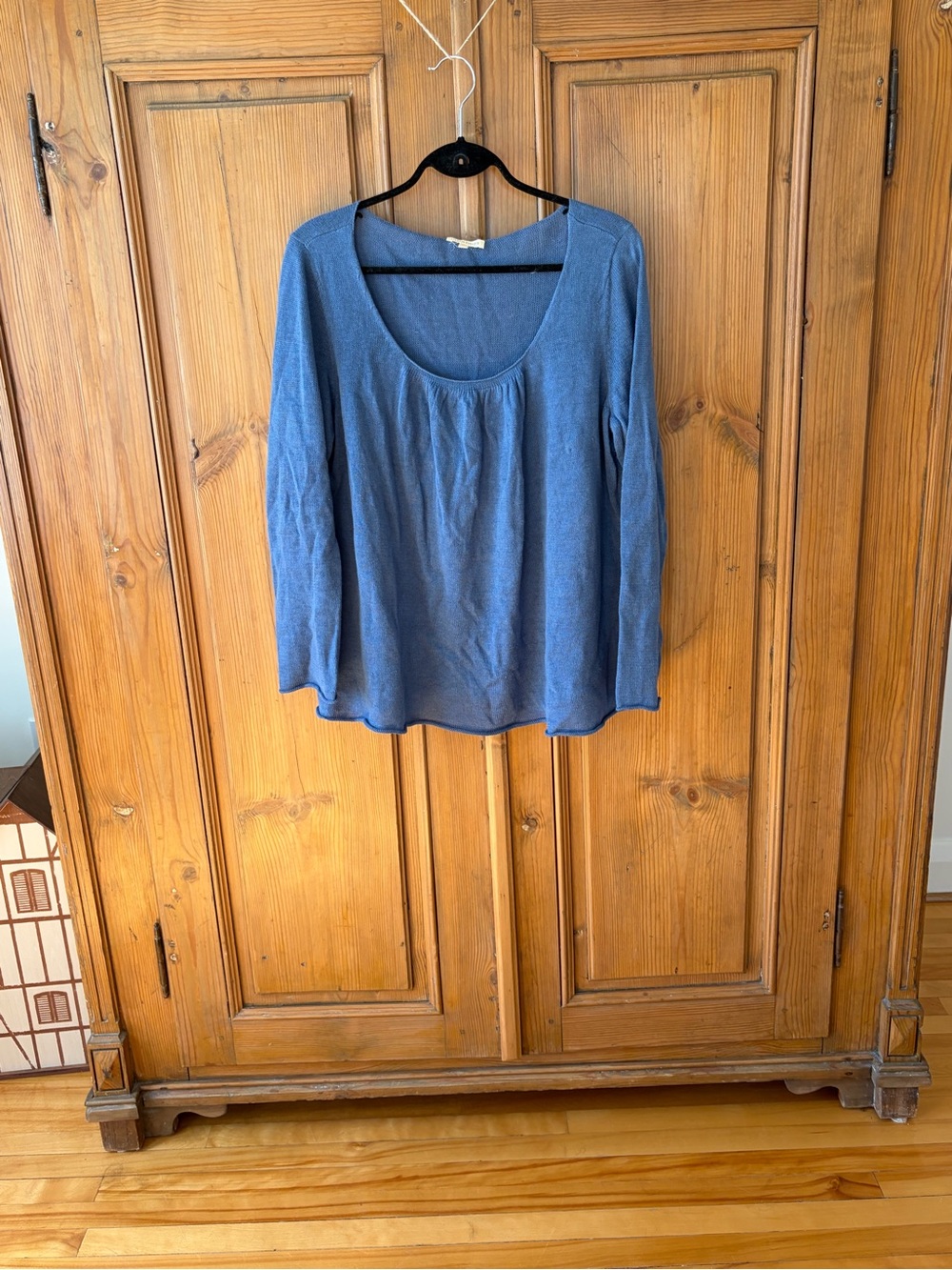 Eileen Fisher Linen Relaxed Scoop-Neck Long Sleeve Top in Dusty Blue